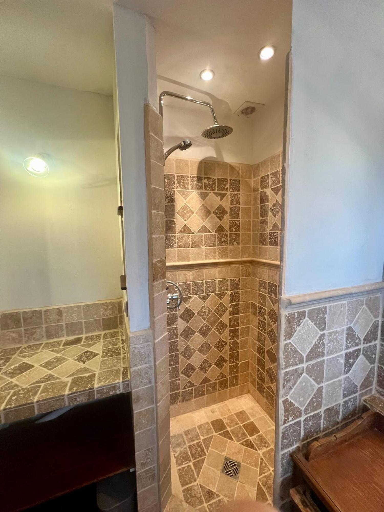 Les Garennes Hotel Saint-Uze Ngoại thất bức ảnh
