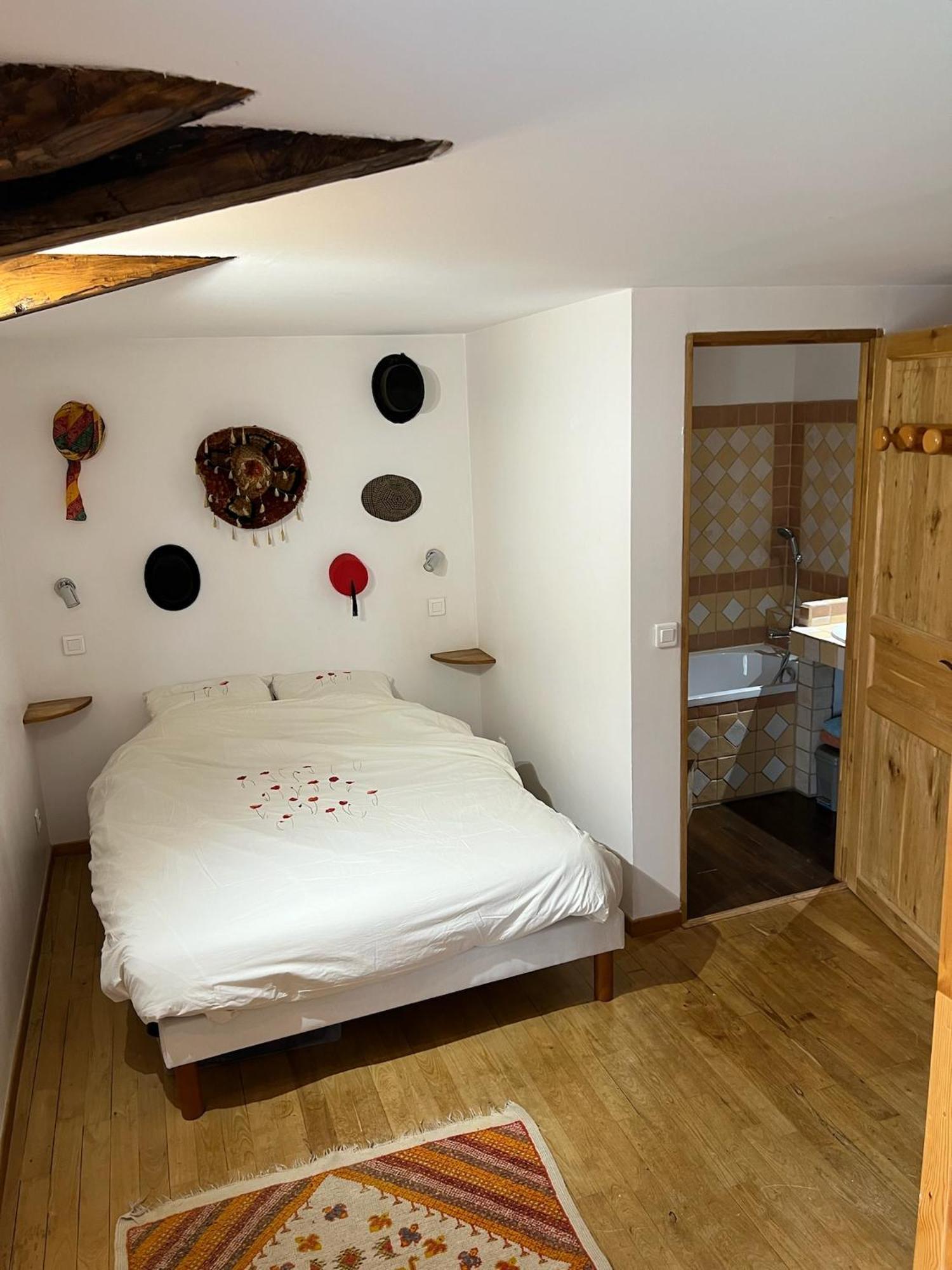 Les Garennes Hotel Saint-Uze Ngoại thất bức ảnh